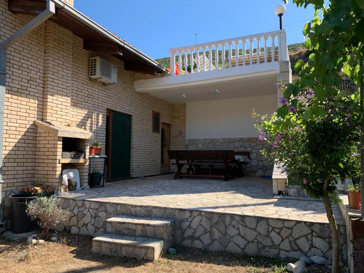 Holiday Home Bratica Улцинь Экстерьер фото