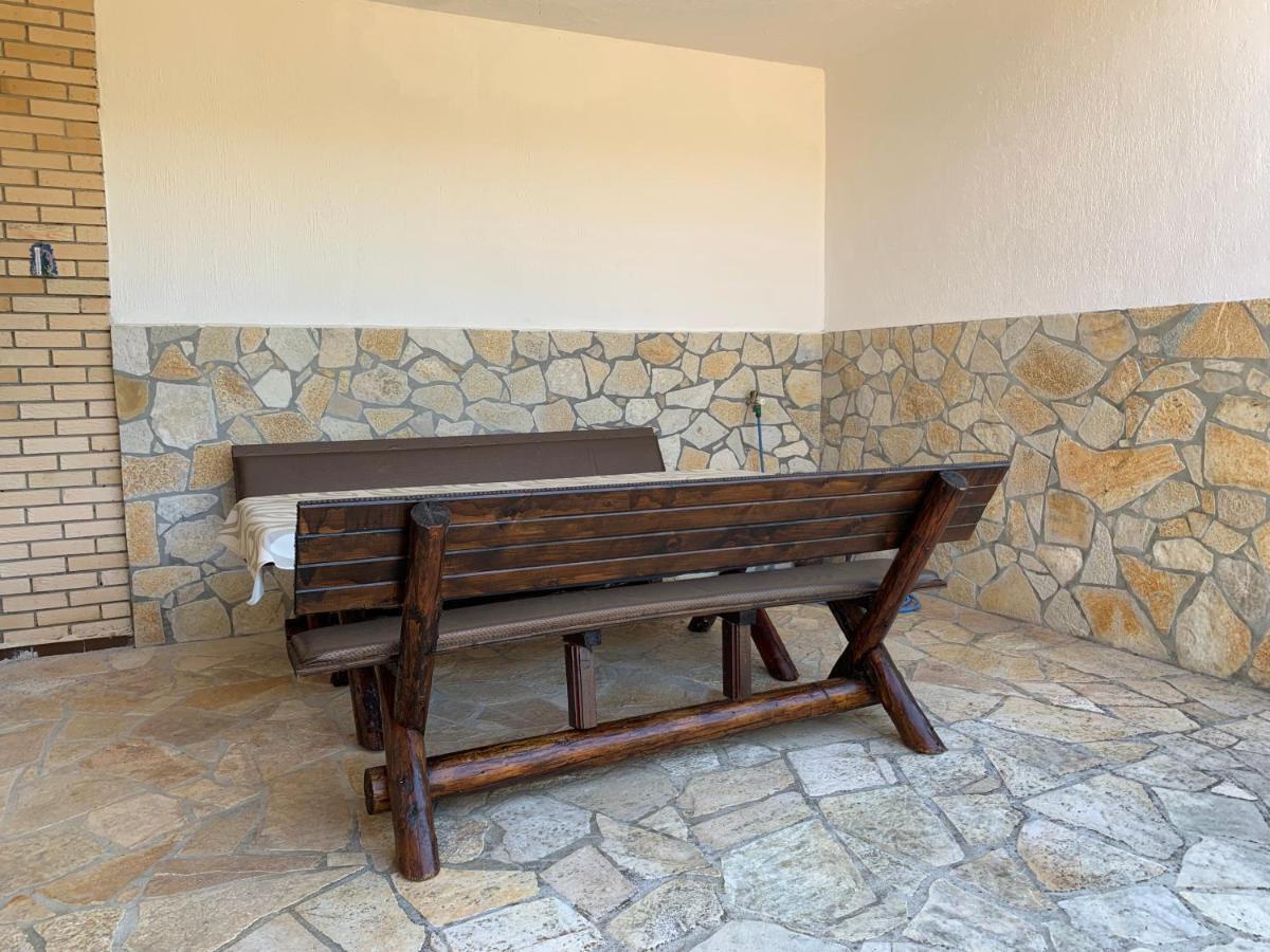 Holiday Home Bratica Улцинь Экстерьер фото