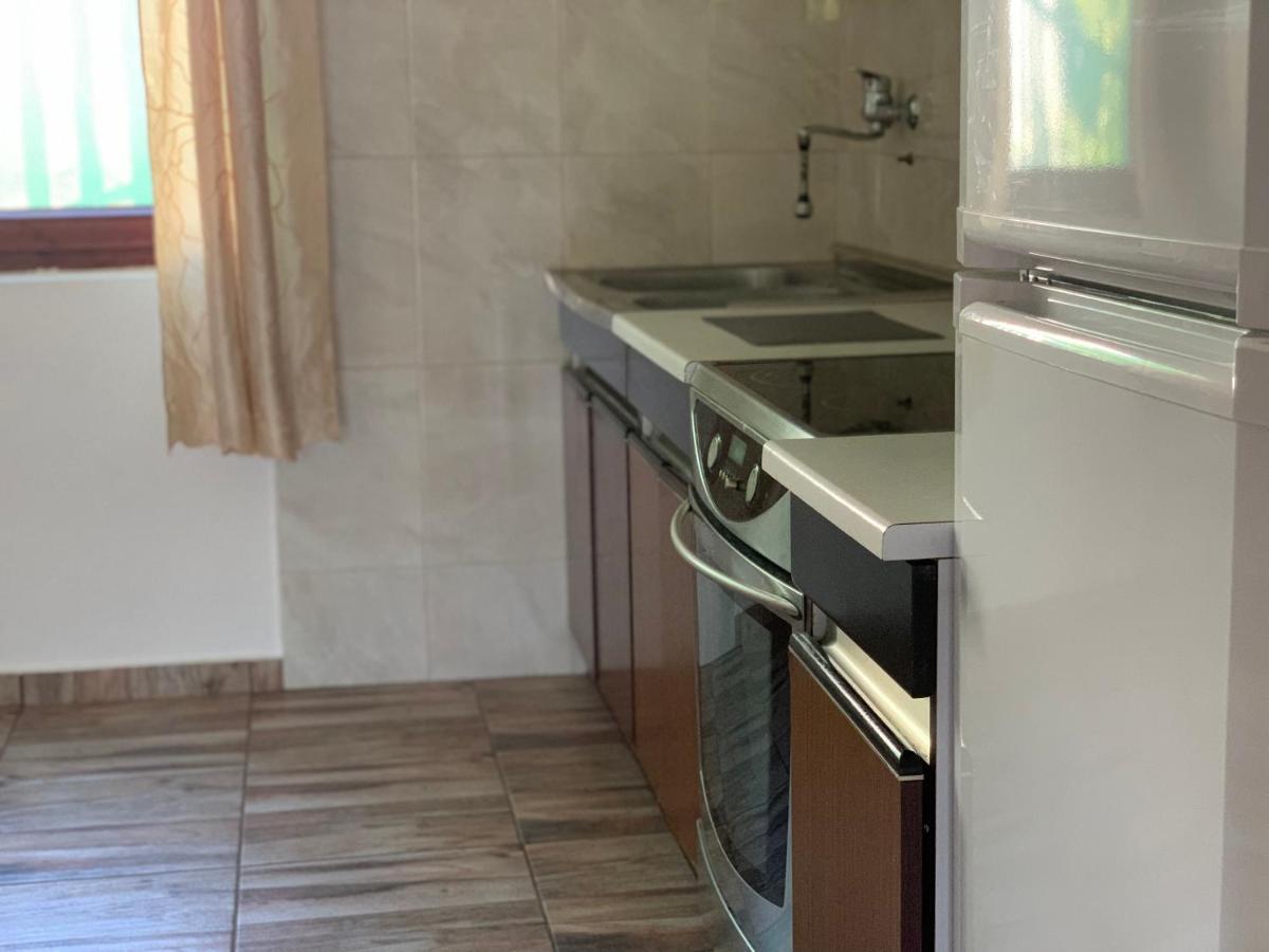 Holiday Home Bratica Улцинь Экстерьер фото