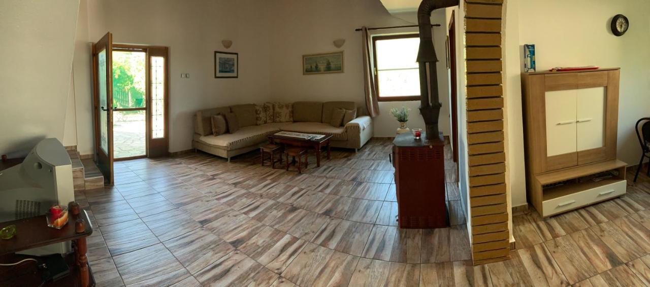 Holiday Home Bratica Улцинь Экстерьер фото