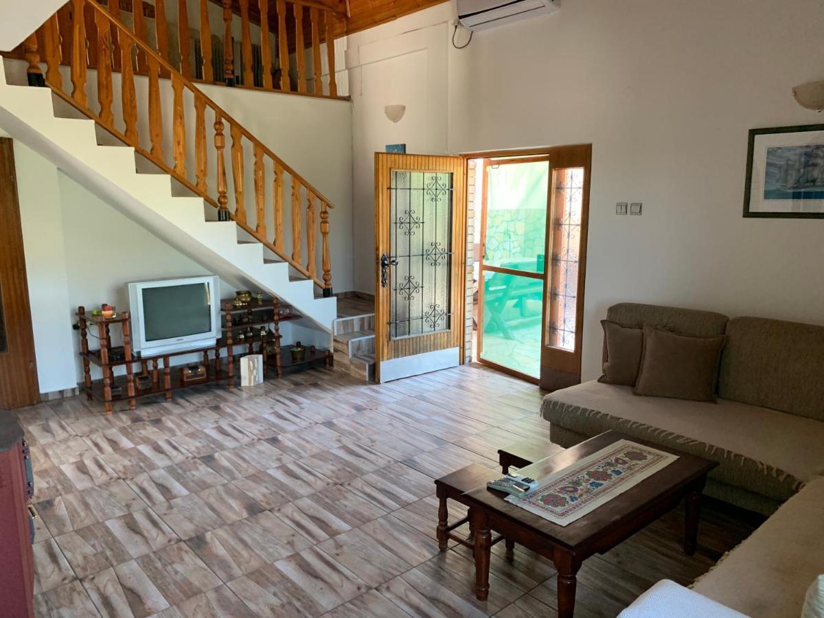Holiday Home Bratica Улцинь Экстерьер фото